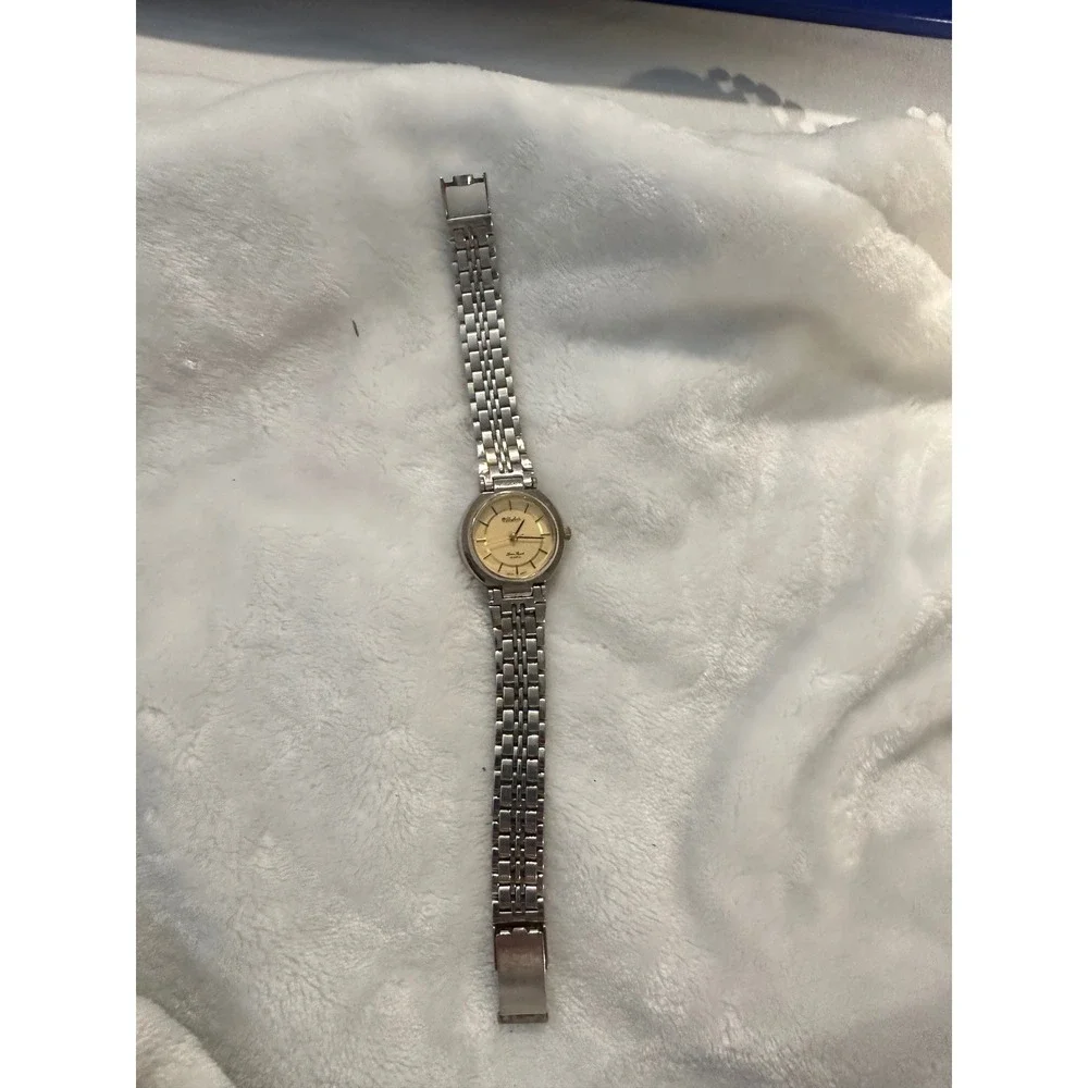 Duyfonte Lucien Piccard Quartz Women's Silver Tone Wrist Watch Japan‎ Movt